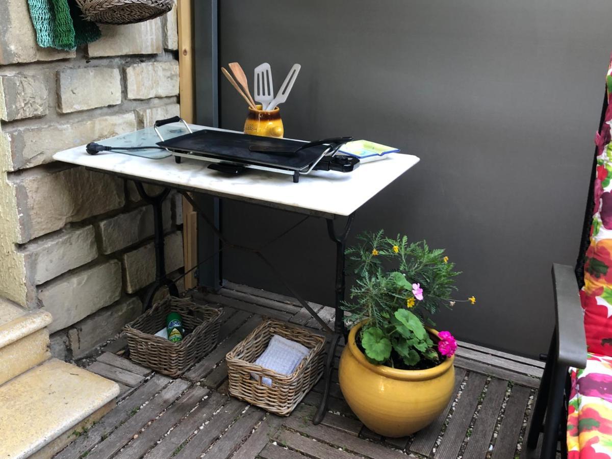 Votre Sejour A Sanary Dans Bas De Villa Avec Terrasse Vegetalisee Et Abritee Exposition Est Sud Ouest A 400M Du Centre Ville En Zone Pietonne Ou Tout Peut Se Faire A Pied Sanary-sur-Mer Exterior photo