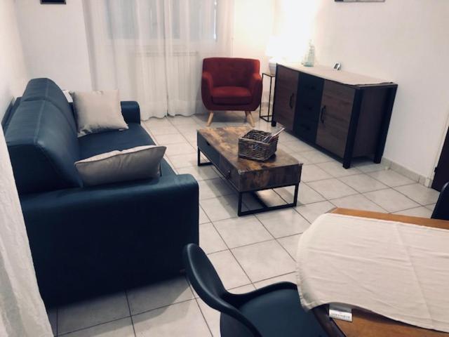 Votre Sejour A Sanary Dans Bas De Villa Avec Terrasse Vegetalisee Et Abritee Exposition Est Sud Ouest A 400M Du Centre Ville En Zone Pietonne Ou Tout Peut Se Faire A Pied Sanary-sur-Mer Exterior photo